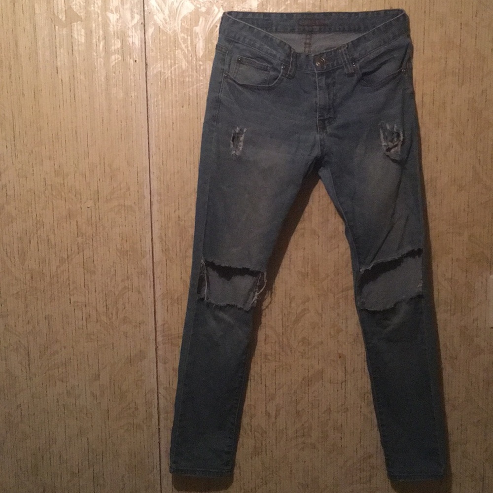 Light blue jeans😍. (Make offers)